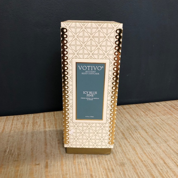 Votivo Holiday Reed Diffuser Icy Blue Pine - Picture 1 of 3